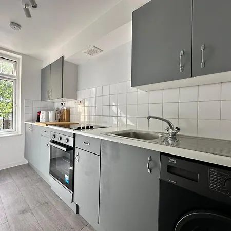 Cosy 2 Bedroom Flat In Manor House London Exterior photo